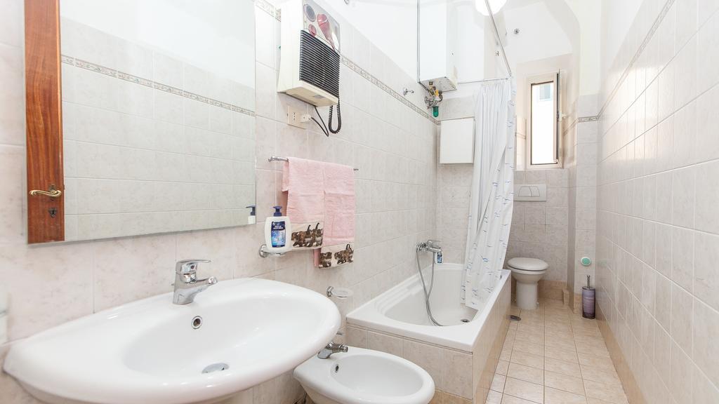 Apartment Cola Di Rienzo Rom